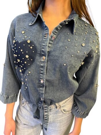Blusa mezclilla corazón y aplicaciones Blusa de Mezclilla corazon y aplicaciones