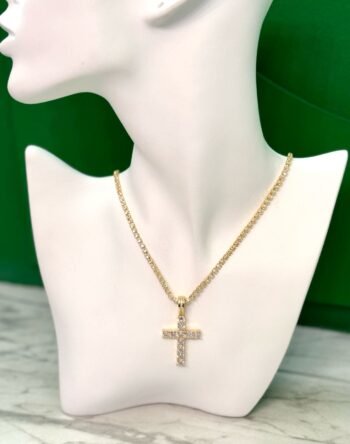 Cadena cruz con cristales