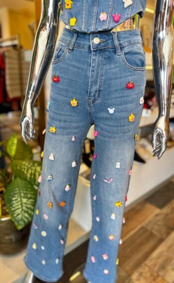 mar_00056 Jeans ajustable con charms
