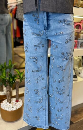 mar_00086 Jeans con aplicación